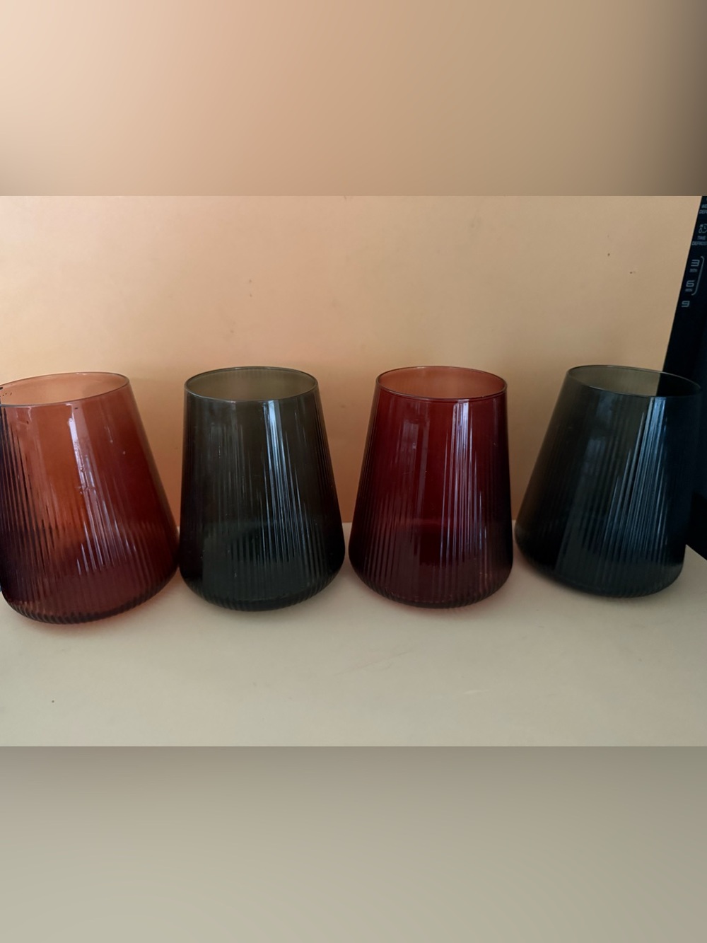 Komi Set of 4 Colored Ribbed Glasses- Red & Smoky Gray